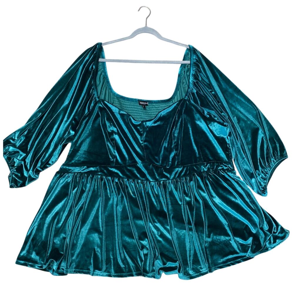 Torrid 6 6X Green Velvet Top Peplum Holiday Whimsigoth Sweetheart Puff Sleeve